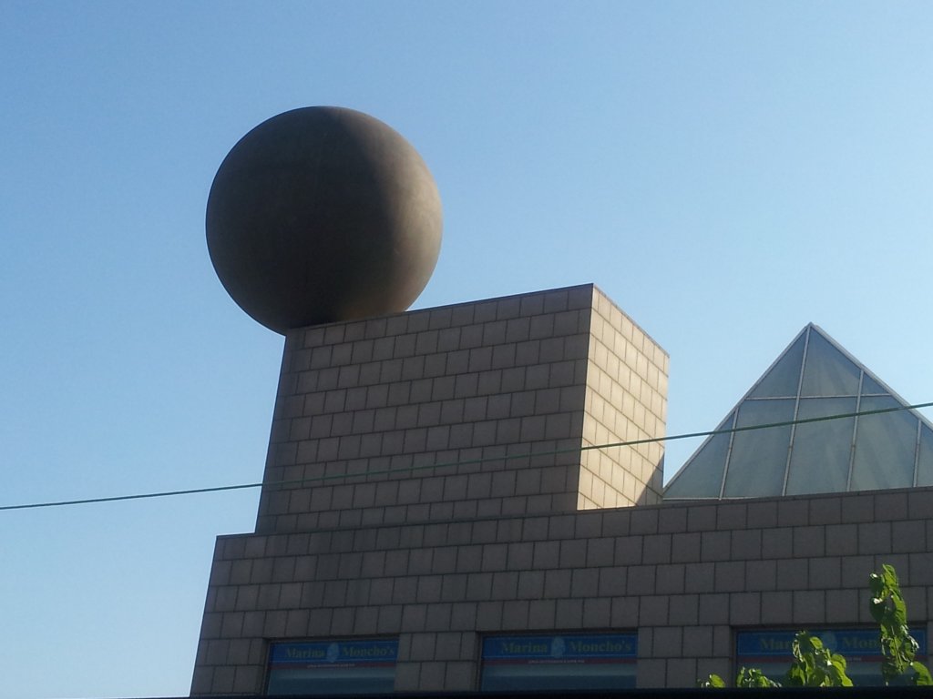 Tiens ! Quelqu’un aurait-il perdu la boule ? ( Photo Laurence Dell’aitante )