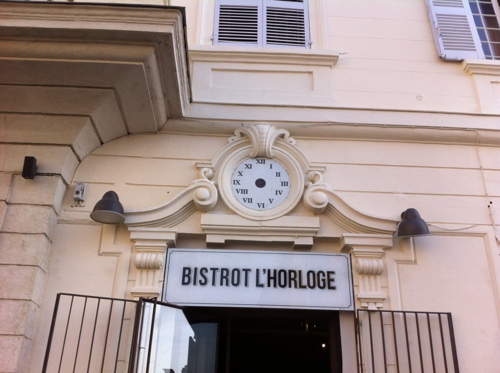 DestiMED a une bonne excuse pour son retard pas d’aiguilles à l’horloge. Le temps s’est arrêté... (Photo Hagay Sobol)