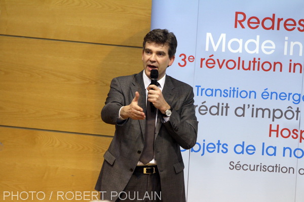 Aux yeux d'Arnaud Montebourg, ministre du Redressement productif, le record mondial de vitesse en hélicoptère battu par le prototype X3 "démontre l'excellence technologique et la capacité d'innovation d'Eurocopter et de l'ensemble de ses sous-traitants".