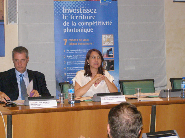 "87% des membres sont des TPE/PME avec un rôle d'entreprises innovantes puisque 25% du chiffre d'affaires est dédié à l'innovation", précise Katia Mirochnitchenko, directrice du pôle Optitec, ici aux côtés de Gilles Barsacq.