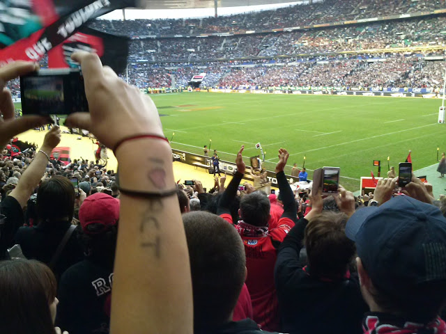 Les supporters toulonnais espèrent que le RCT les emmènera pour la troisième année d'affilée le 31 mai prochain. Et qu'après les défaites des deux dernières saisons, la victoire et le Bouclier de Brennus seront cette fois-ci au rendez-vous. (Photo Pascal AYELLO)