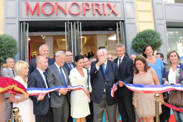 Le maire de Marseille Jean-Claude Gaudin a inauguré, ce vendredi 30 août, un nouveau magasin Monoprix au 16, rue de la République (1er) (Photo Philippe Maillé)