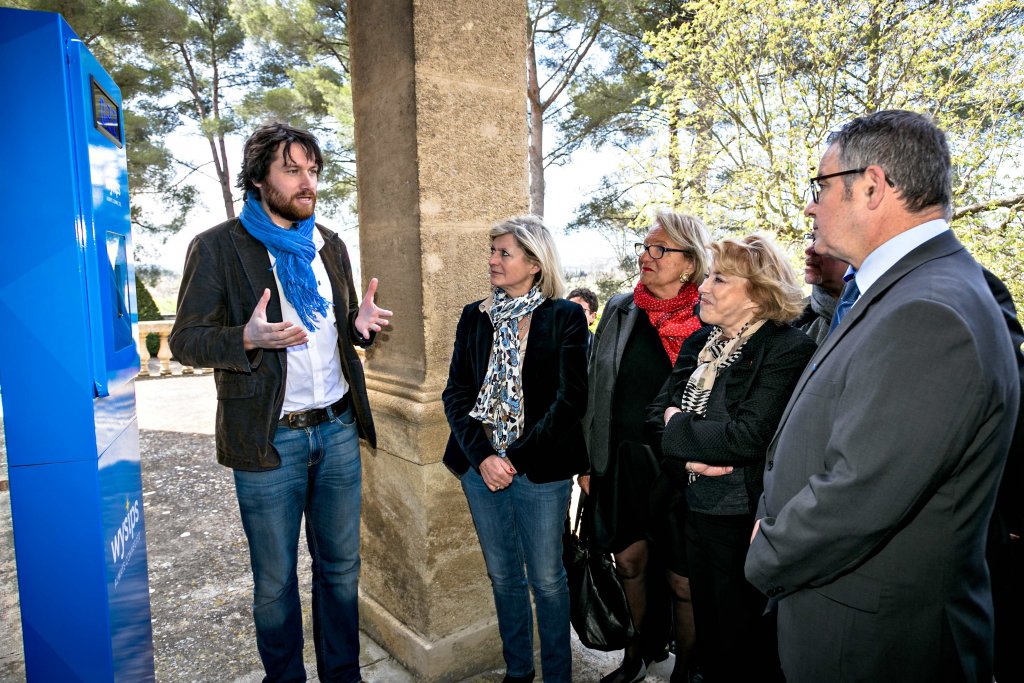 Ludovic Deblois aux côtés de Maryse Joissains, maire d'Aix et présidente de la CAPA, et Pierre Castoldi, sous-préfet d'Arles, lors de l'inauguration du siège du groupe Partner au Château de Galice dans la cité du Roy René en avril dernier. (Photo DR)