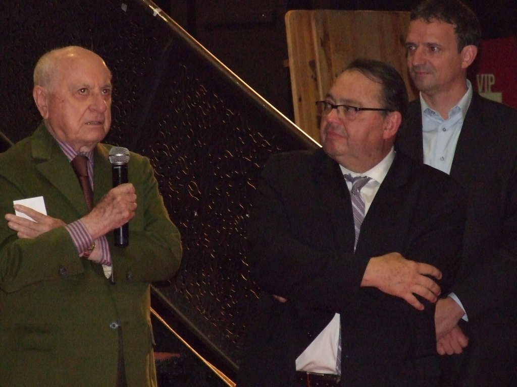 Pierre Bergé et Patrick Mennucci lors du colloque Agir contre le Front National (Photo S.R.)