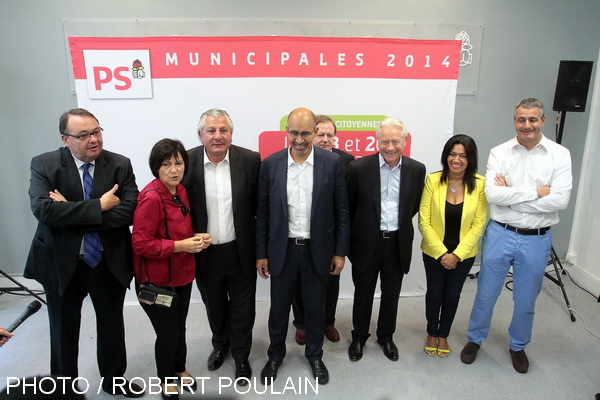 L'ensemble des candidats aux primaires socialistes, Harlem Désir, 1er secrétaire du PS, étaient présents ce dimanche matin à la fédération des Bouches-du-Rhône du PS