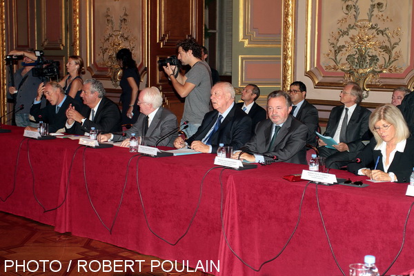 La réunion ce matin en préfecture où les responsables politiques de tous bords ont affiché leur cohésion