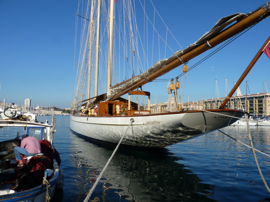 La Goélette l' « Adix » (66 mètres) sera visible à côté du Bellem au Vieux Port ( Photo P.M-C.)