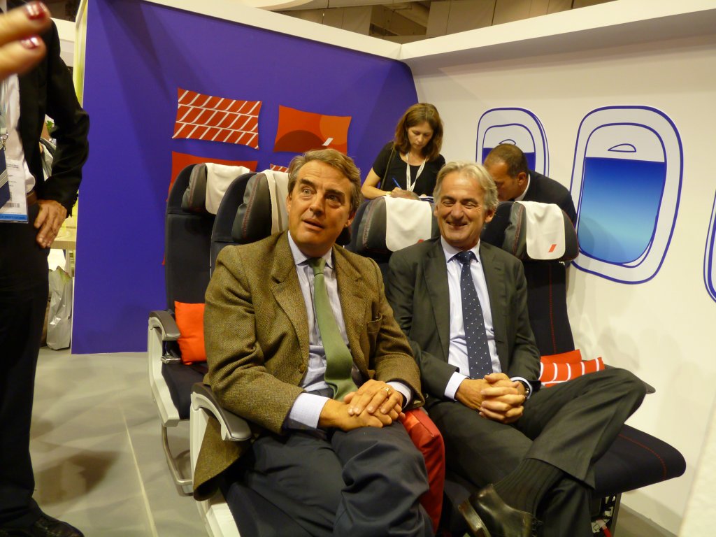 Alexandre de Juniac, PDG d'Air France-KLM, et Frédéric Gagey, PDG d'Air France ont testé les nouveaux sièges de la classe Economy (Photo P.M-C.)