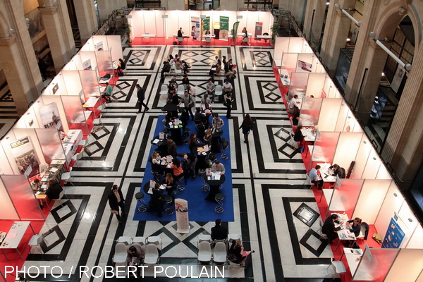 Le hall du Palais de la Bourse a accueilli la 4e édition du " Job dating"