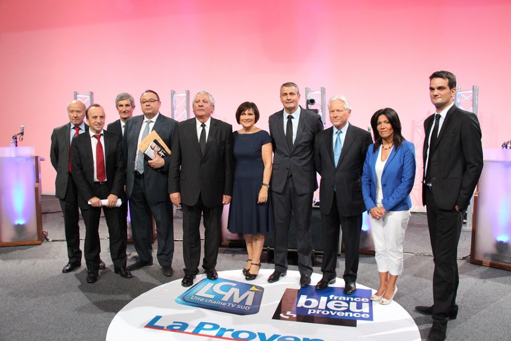 La dernière photo des six candidats en lice avant le premier tour des Primaires ce dimanche. (Photos Philippe MAILLÉ)