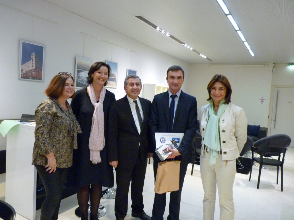 Stéphane Grossin, le millionième visiteur, entouré de Laure-Agnès Caradec, Didier Parakian et Martine Vassal (Photo P.M-C.)