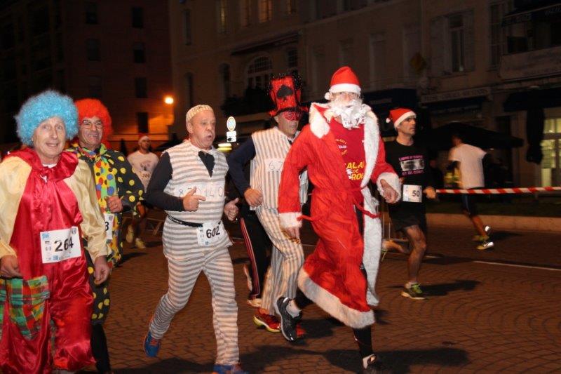 Il fallait y être : "La corrida du Vieux-Port" à Marseille ce dimanche soir (Photo Philippe Maillé)