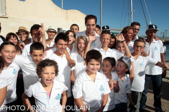 Grand corps malade avec les enfants de l’association "Sourire à la Vie"