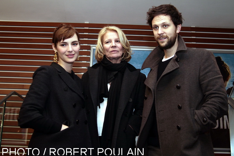 Nicole Garcia entourée de Louise Bourgoin et Pierre Rochefort lors de la présentation de son Film "Un beau dimanche"