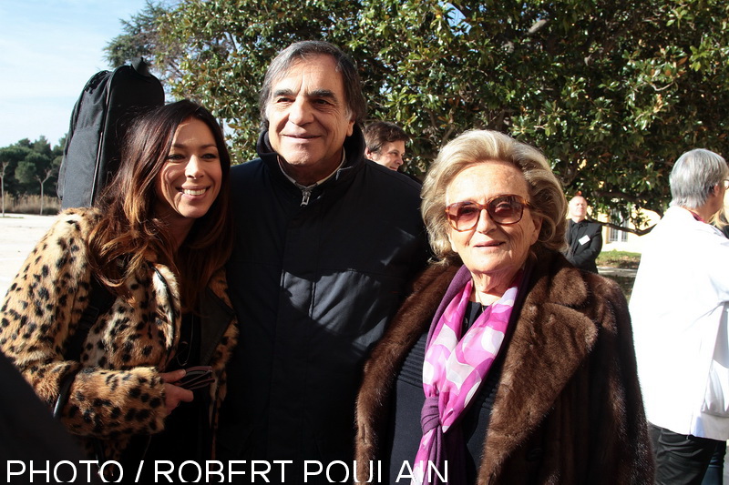 Bernadette Chirac entouré du Pr Marcel Rufo, pédopsychiatre et la chanteuse Rose