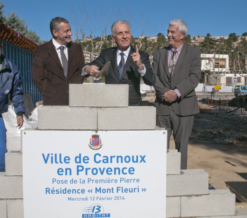 Christophe Masse, Président de 13 Habitat, Jean-Pierre Giorgi, maire de Carnoux-en-Provence, et Gérard Lafont, Directeur général de 13 Habitat. (Photo M.M.)