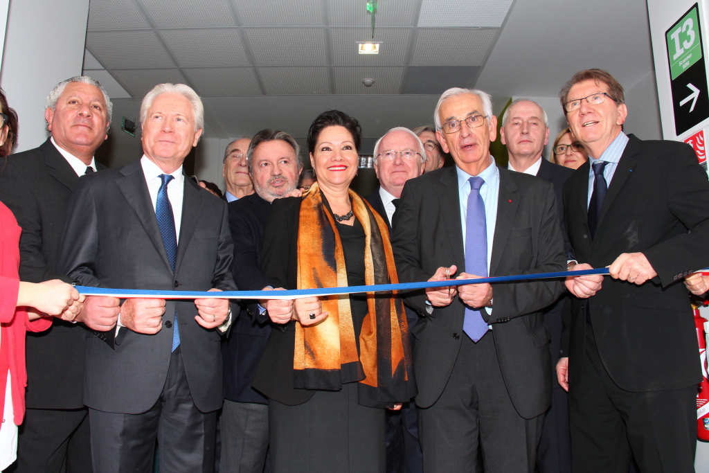 Six mois après son ouverture le ruban inaugural de l'Hôpital Européen a été coupé (Photo Philippe Maillé)