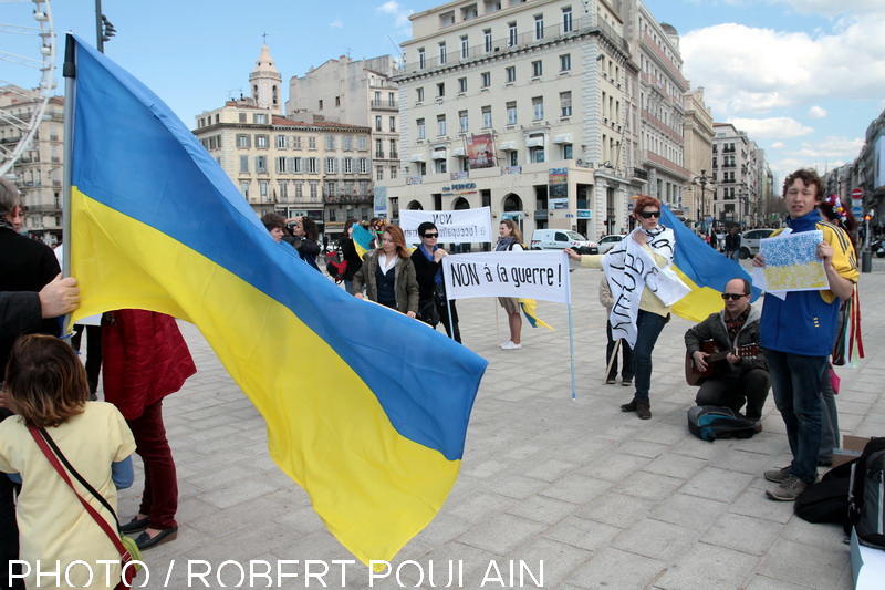 img_2326_manif_contre_la_guerre_.jpg