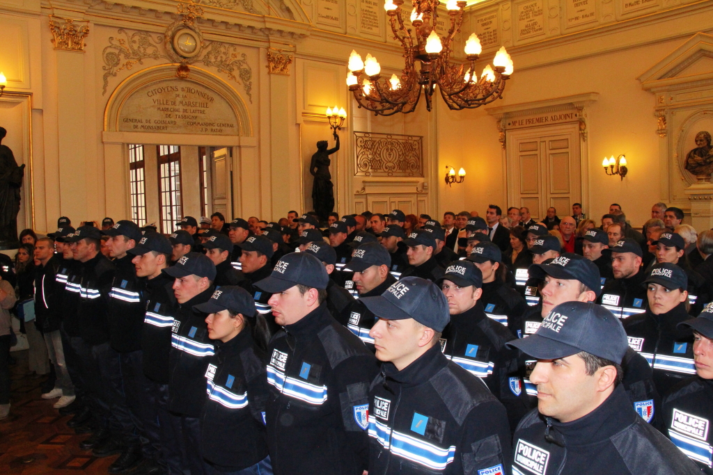 Les 100 nouvelles recrues de la police municipale ont été reçues à la mairie de Marseille (Photo Philippe Maillé)