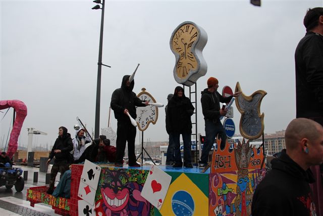 Malgré la pluie l'édition 2013 du Carnaval de Marseille a connu un vif succès (Photo Philippe Maillé)