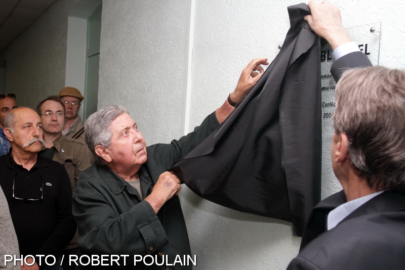 Claude Jenet et Gérard Dossetto ont dévoilé la plaque en hommage à Marc Blondel