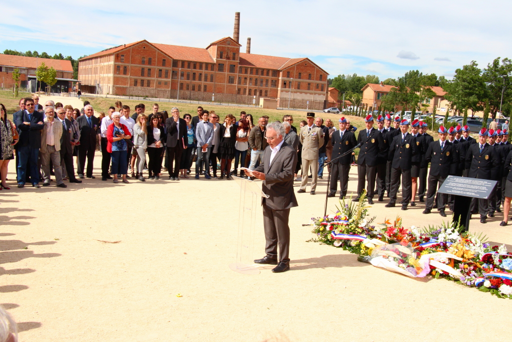 "Le verbe résister doit toujours se conjuguer au présent". Alain Chouraqui, le Président de la Fondation du Camp des Milles de reprendre cette phrase forte de Lucie Aubrac (Photo Phulippe Maillé)