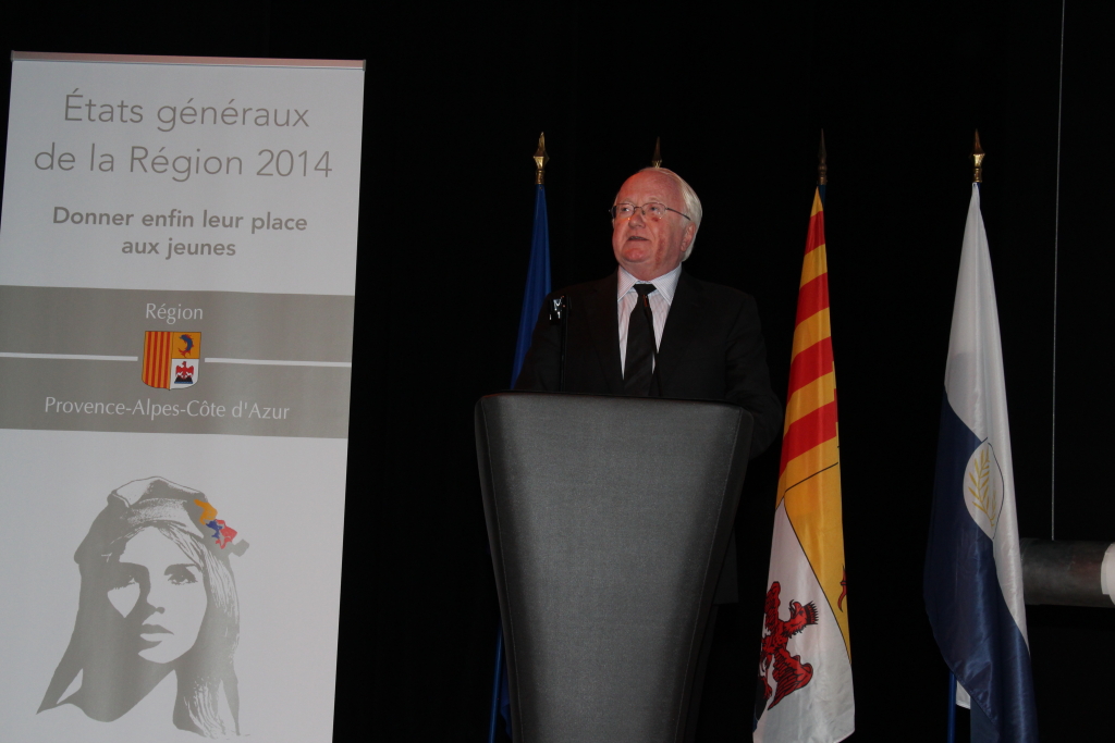 Michel Vauzelle, président de la région donne la place aux jeunes (Photo Philippe Maillé)