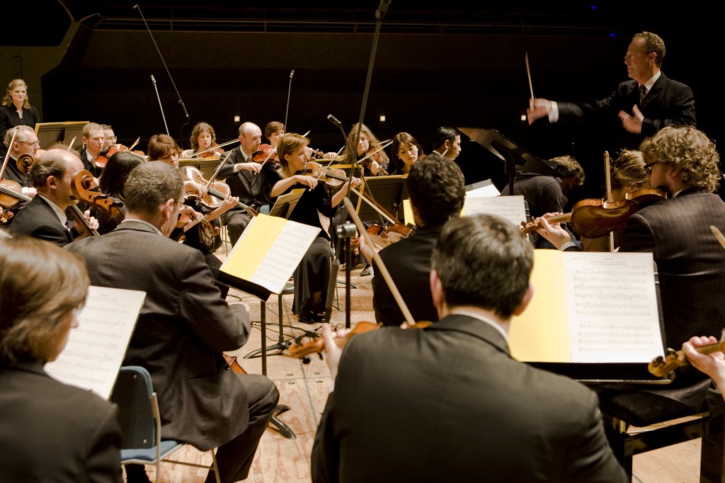 Emmanuel Krivine à la tête de La Chambre Philharmonique (Photo Dall Anese)