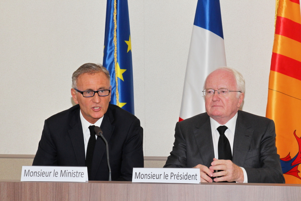 Le Secrétaire d'Etat à la réforme territorial, André Vallini et le président de la région Provence Alpes-Côte d'Azur (Photo Philippe Maillé)