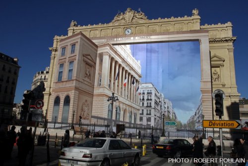 MP2013 : Détournement de la Canebière sur la façade du Palais de la Bourse