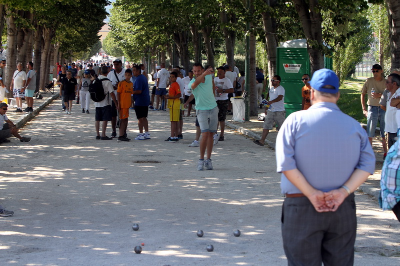 Les allées du parc Borély ont vibré aux rythme des boules (Photo Robert Poulain)