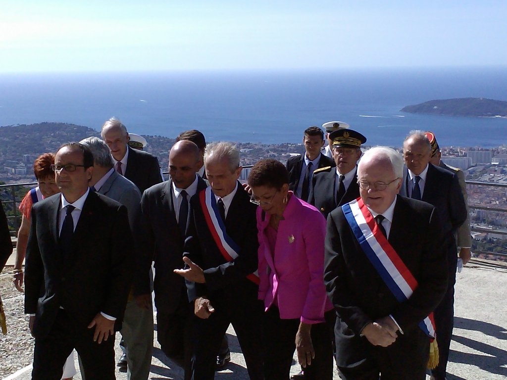 Michel Vauzelle a accueilli ce vendredi matin le Président de la République au mémorial du Mont Faron (Photo D.R.)