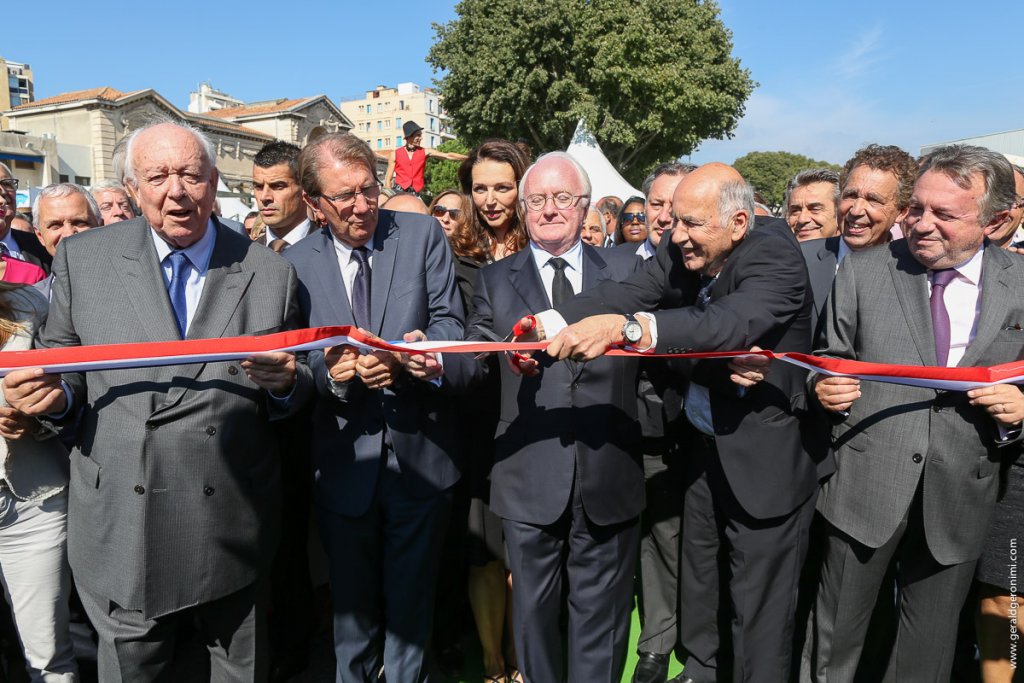 Le traditionnel ruban a été coupé pour lancer la 90e Foire de Marseille (Photo Gérald Géronimi)