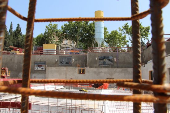 Au-delà des palissades des chantiers (Photo Philippe Maillé)