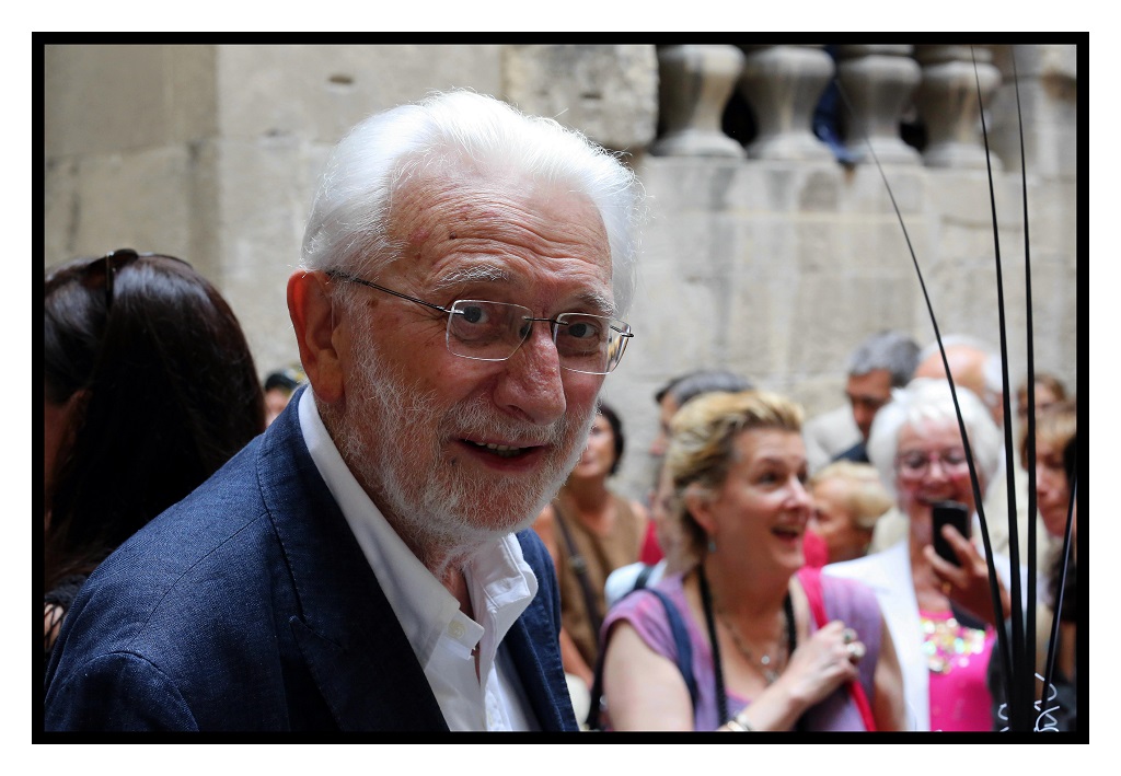 Le photographe marseillais Serge Assier entretenait des relations amicales avec Lucien Clergue. C’est lui qui signe ce portrait réalisé au cours d’un vernissage qui s’est déroulé il y a quelques mois. Pour Serge Assier, c’est un monument de la photographie qui vient de s’éteindre (Photo Serge Assier)