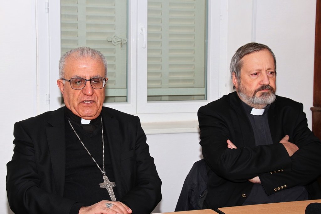 Mgr Yousef Thomas Mirkis évêque de Kirkouk et Souleymanieh en Irak Mgr Pascal Gollnisch, directeur de l’Œuvre d’Orient et président du Comité catholique d’accueil des réfugiés chrétiens d’Orient (Photo Philippe Maillé)