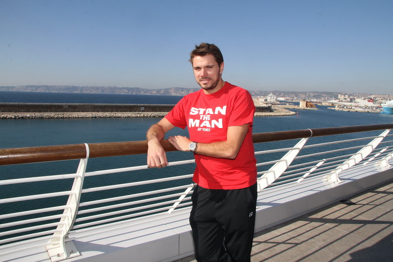 C'est aux Terrasses du Port à Marseille que Stanislas Wawrinka n°4 mondial fin de saison 2014 et tête de série à l’Open 13 a rencontré ses fans (Photo Robert Poulain)