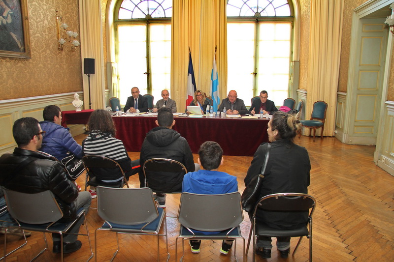 Une douzaine de mineurs issue de différents quartiers de Marseille a été appelée à s'expliquer de la Cellule de Citoyenneté et de Tranquillité Publique de la ville de Marseille (Photo Robert Poulain)