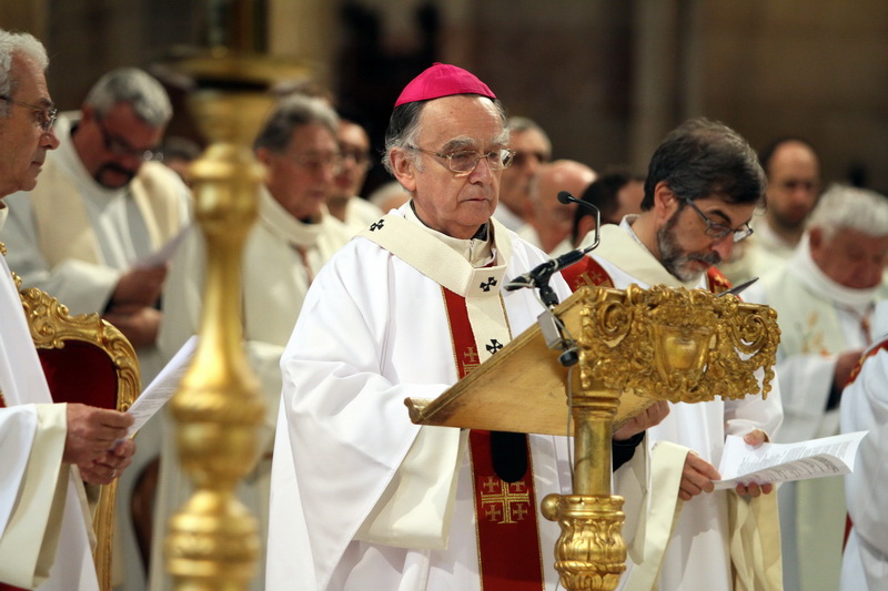 Mgr Pontier Archevêque de Marseille a célébré la messe chrismale ce lundi en la cathédrale La Major (Photo Robert Poulain)