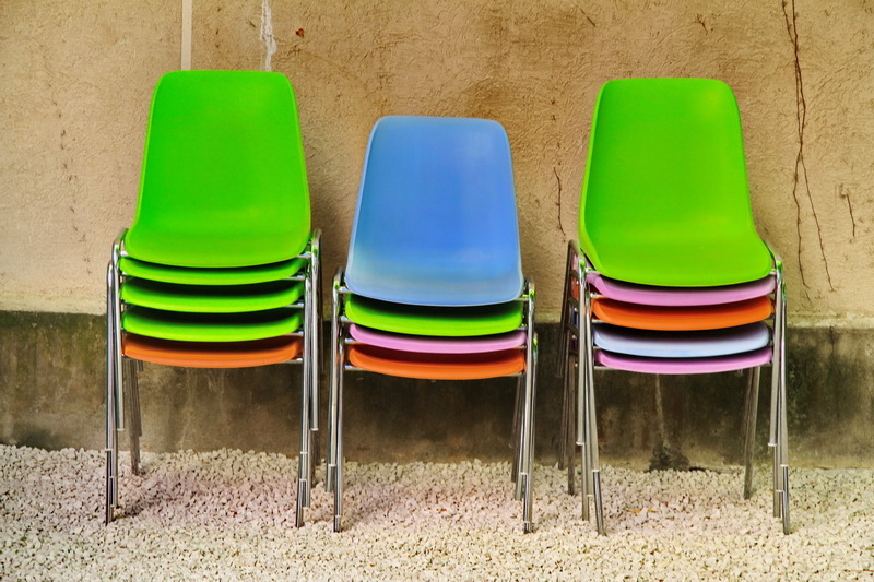 Quand on a la chaise bleue c'est qu'on est amoureux/quand on a la chaise verte c'est qu'on est en colère... (Photo Robert Poulain)