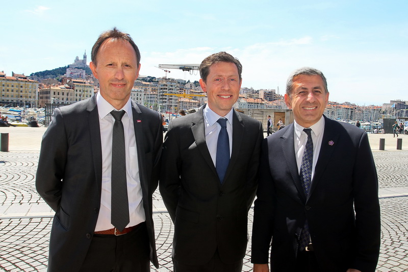 Alain Zalesky, directeur de l'établissement Voyageurs Provence SNCF, Nicolas Petrovic directeur général Eurostar et Didier Parakian, adjoint au maire délégué à l'économie ont annoncé l'arrivée de l'Eurostar ce 1er mai (Photo Robert Poulain)