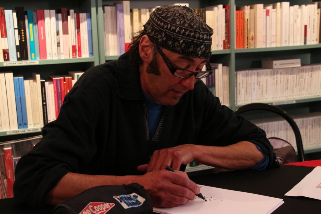 Le dessinateur-caricaturiste Fathy Bourayou fondateur du FIDEP association lauréate des Trophées de la Fondation EDF (Photo Philippe Maillé)