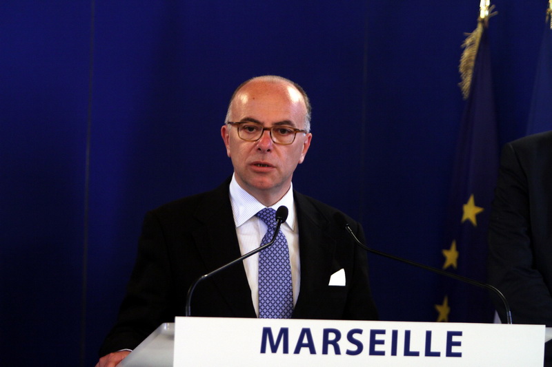 Bernard Cazeneuve était ce jeudi à Marseille (Photo Robert Poulain)