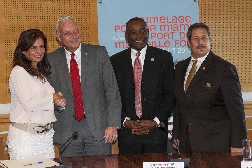 Christine Cabau Woehrel, présidente du directoire du port de Marseille Fos,Juan Kuryla, Directeur du Port de Miami, Jean Monestime, Premier vice-président du Comté de Miami Dade, Jose Luis Diaz, Président de la commission du consortium international de commerce (Photo D.R.)