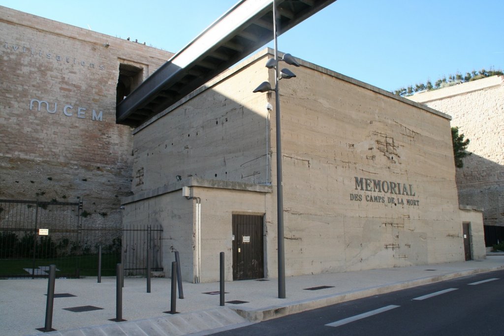 Le Mucem jouxtant le Mémorial des camps de la mort. (Photo GG)