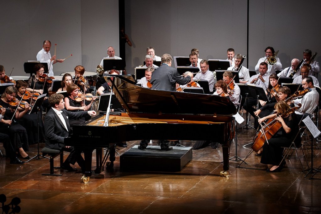 Denis Matsuev au piano (Photo C.Gremiot)