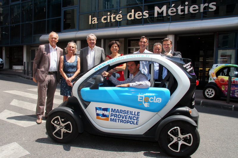 De beaux jours sont devant la petite Twizy grâce à l'officialisation du partenariat entre la start-up marseillaise Totem mobi et Renault Mobiliz (Photo Robert Poulain)