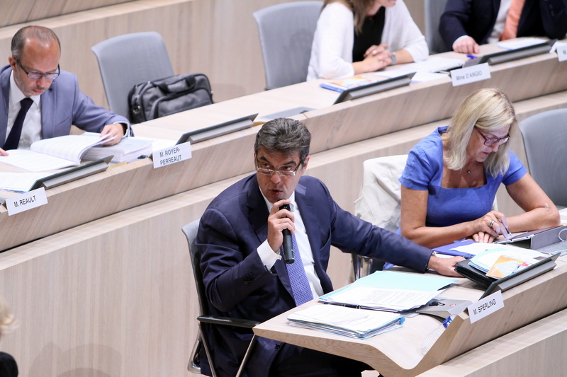 Intervention de Daniel Sperling sur le numérique lors du dernier Conseil municipal de Marseille le 29 juin (Photo Robert Poulain)