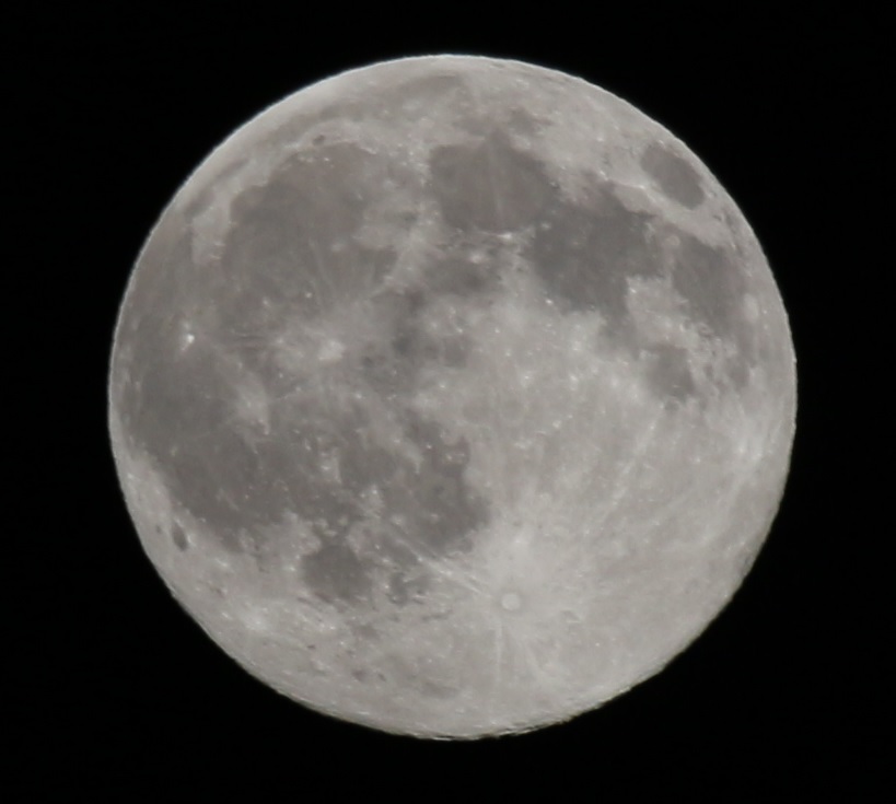 J'ai demandé à la Lune ... qu'il fasse moins chaud (Photo Philippe Maillé)