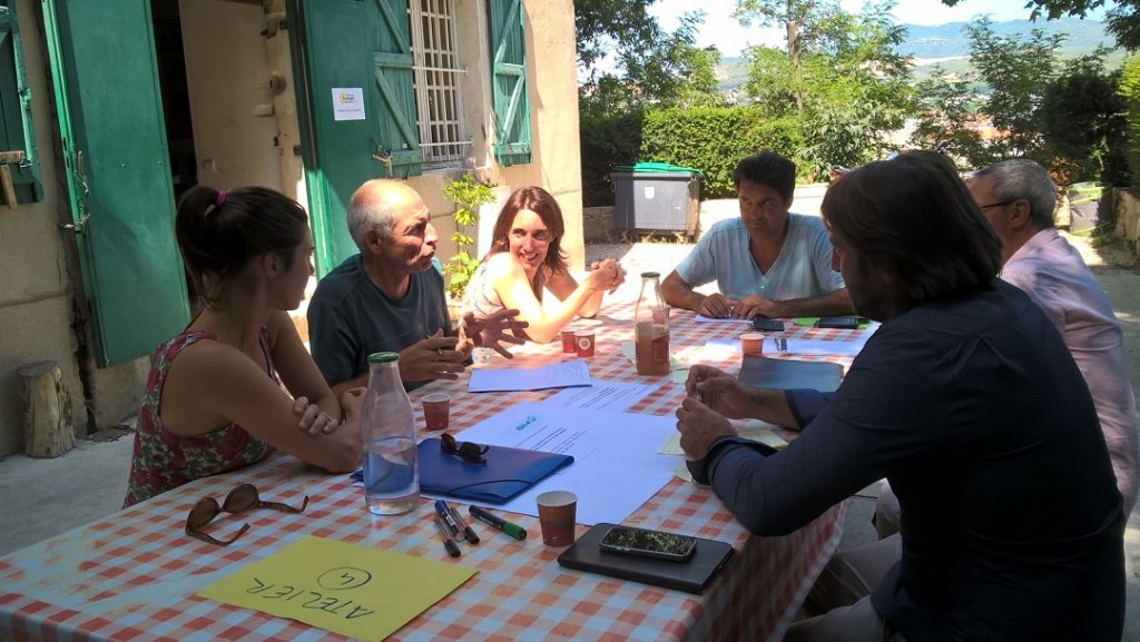 Sophie Camard, candidate aux élections régionales en Provence-Alpes-Côte d’Azur, a lancé ce samedi un atelier ouvert pour une Région-Coopérative (Photo D.R.)